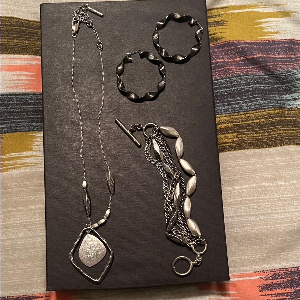 Kenneth Cole Silver Necklace and Bracelet Set